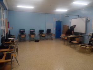 Iruarteta eskola + TxikiLinux
