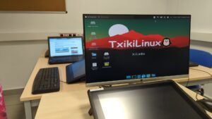Baionako Estitxu Robles kolegioa - TxikiLinux